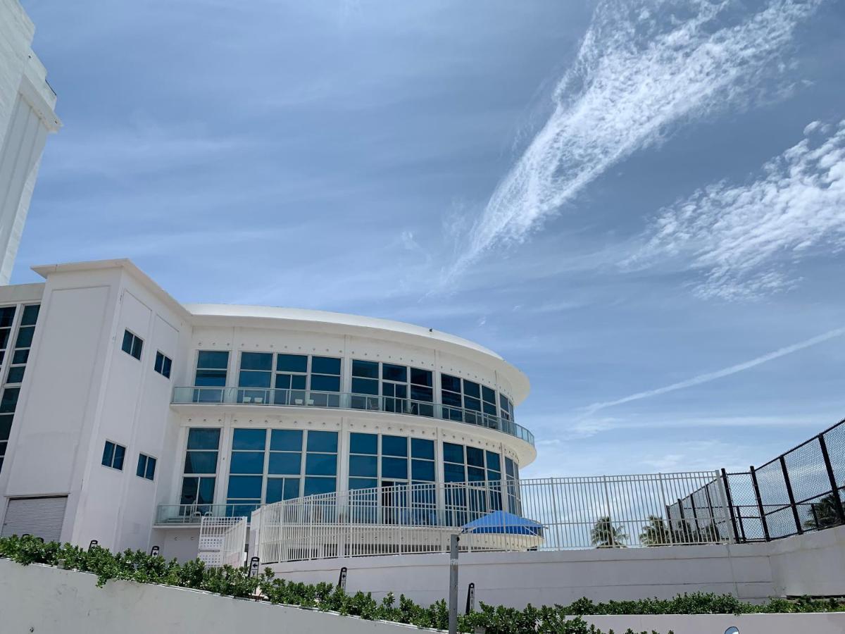 Castle Beach Studios By Vacation Media Miami Beach Exteriör bild